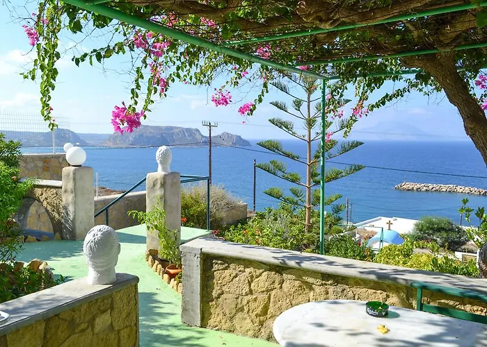 View Apart Otel Foiníkion